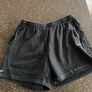 Adidas men’s athletic shorts size xxl in excellent used condition